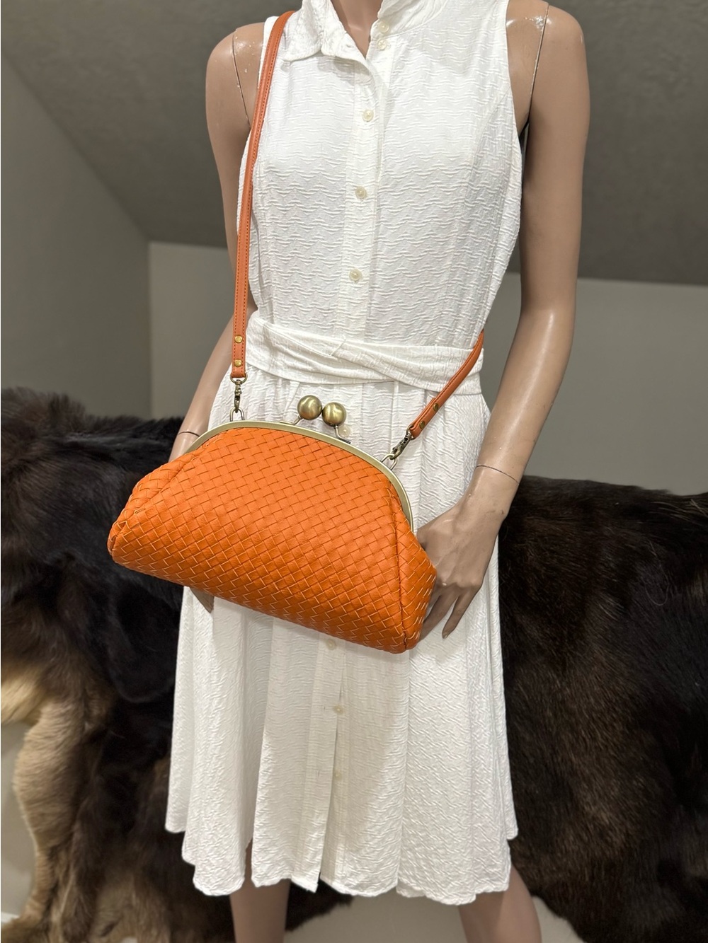 Orange Woven Leather Handmade Kisslock Bag, Vintage Cowhide Crossbody - Picture 11 of 16